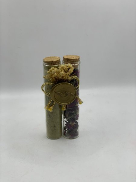 توزيعة حنا مع ورد مجفف